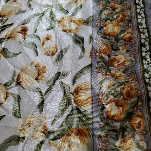 Vintage Fashion Scarf VICTORIAN GOLDEN FLORAL Luxurious Satin 18" SQUARE - Picture 2 of 5
